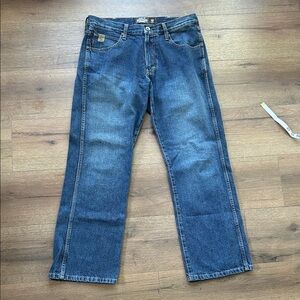 Ariat Men's Classic Cut Blue Jeans !! 32x30